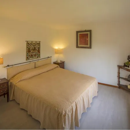 Sleeps 8 With Pool And Air Con