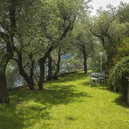 Sleeps 8 With Pool And Air Con Villa *